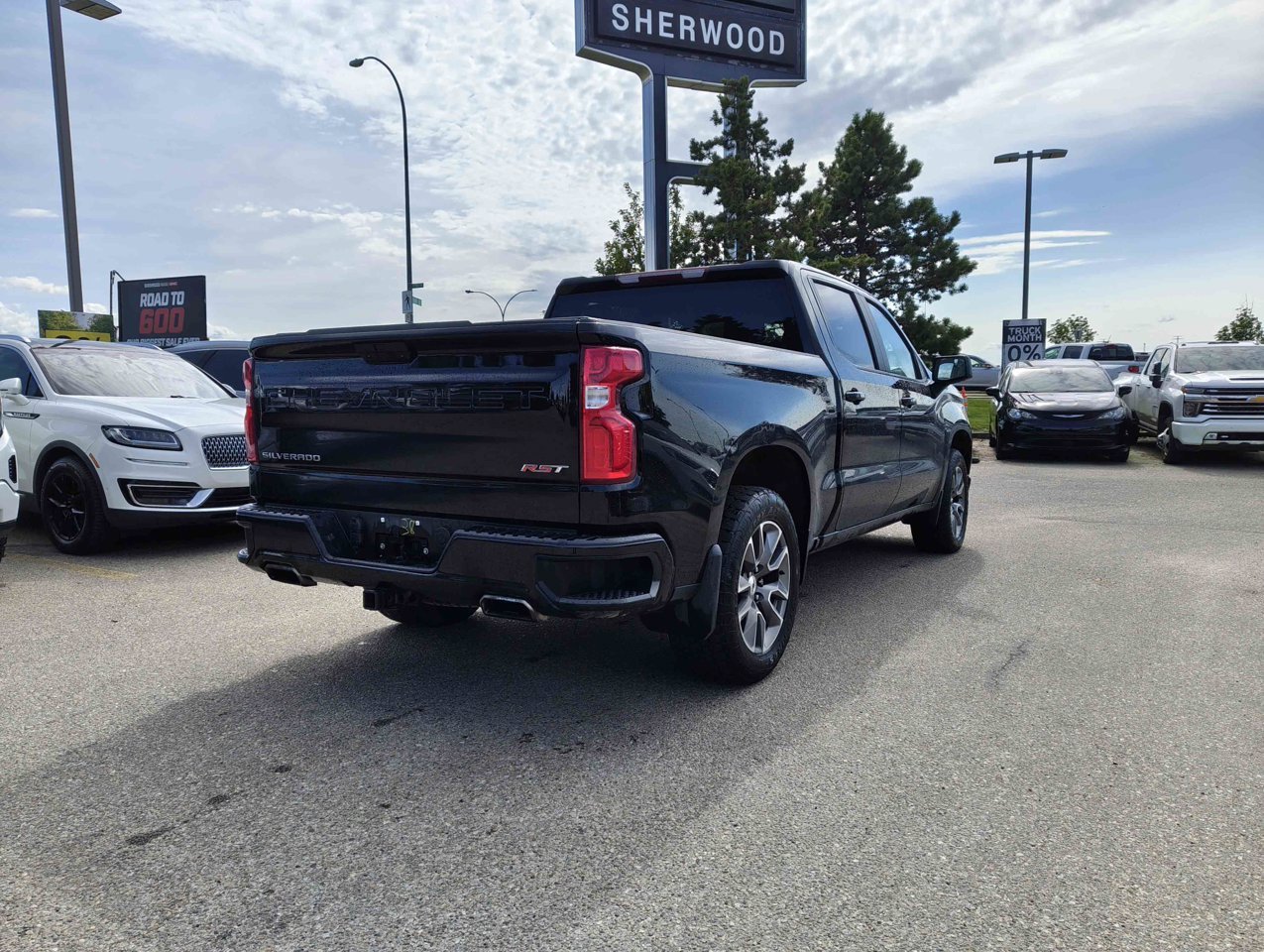 2020 Chevrolet Silverado 1500 4WD Crew Cab 147 RST Black Sherwood Park - photo #5