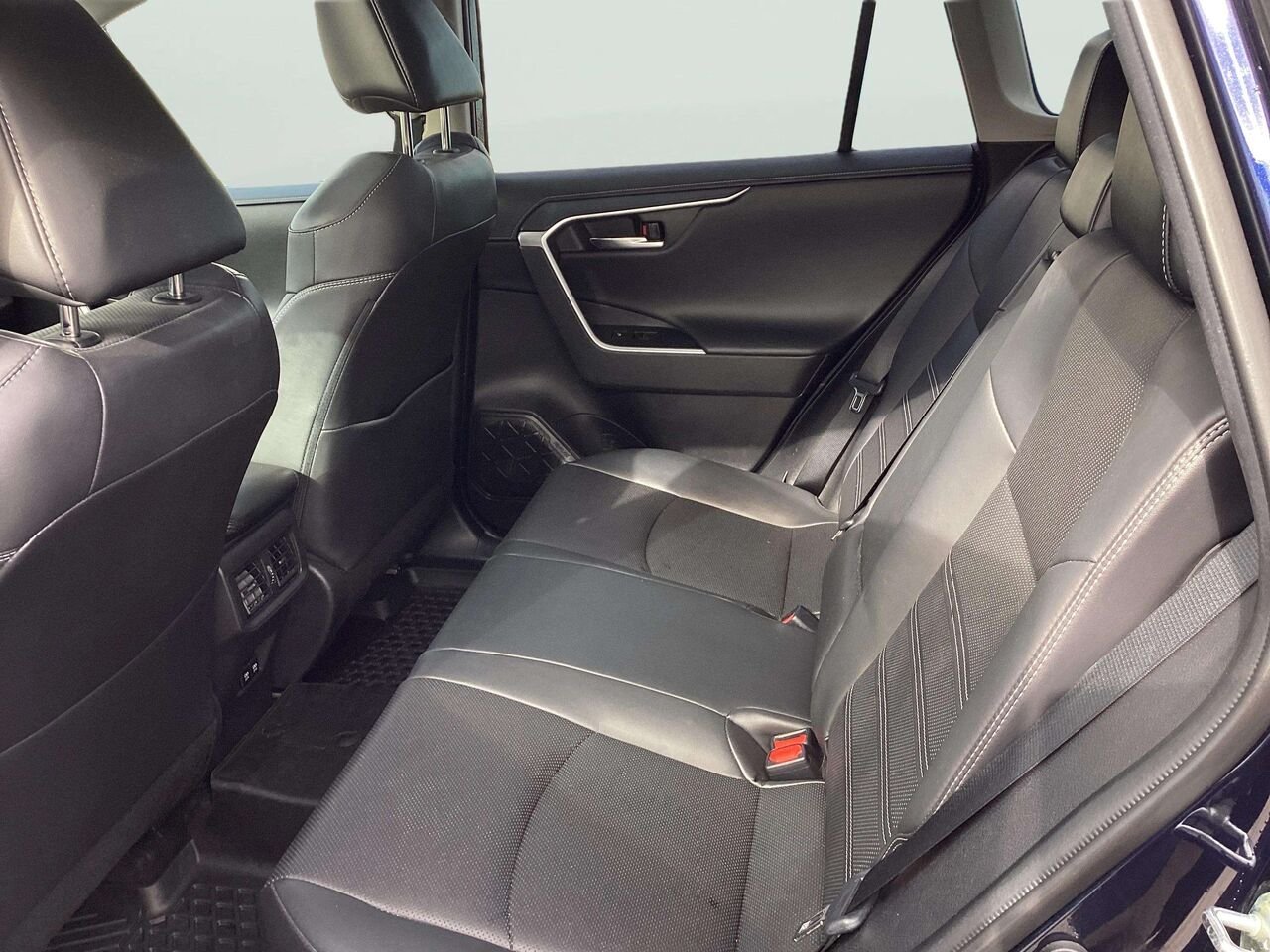 2021 Toyota RAV4 Blue Gatineau - photo #18