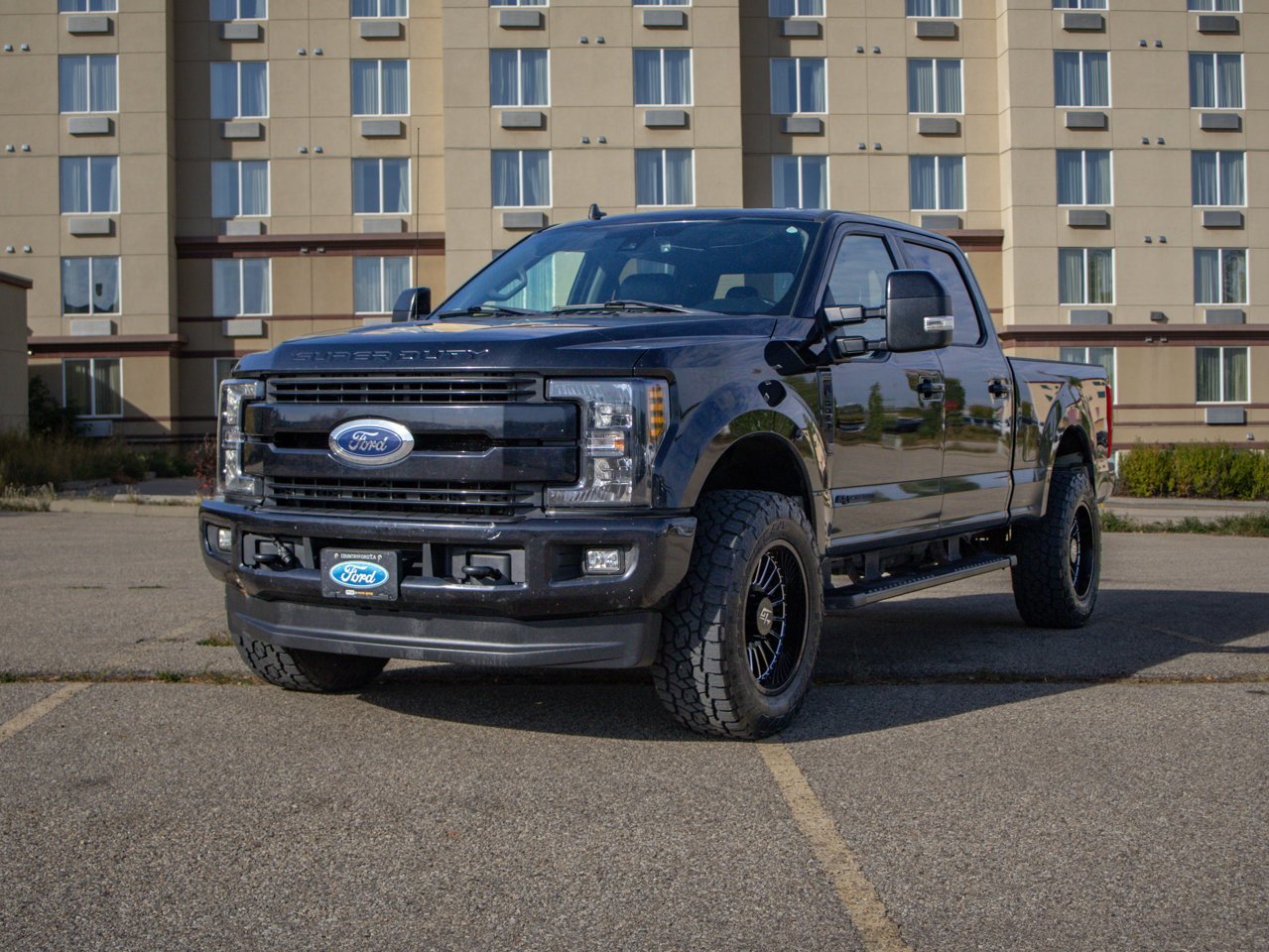 2019 Ford Super Duty F-350 SRW LARIAT 4WD Crew Cab 6.75' Box Black Sherwood Park - photo #8