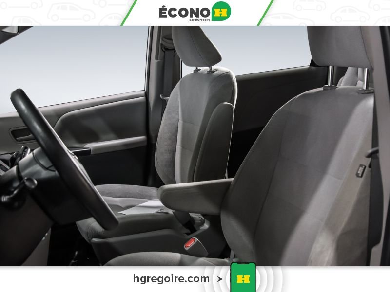 2020 Toyota Sienna White Saint-Eustache - photo #13