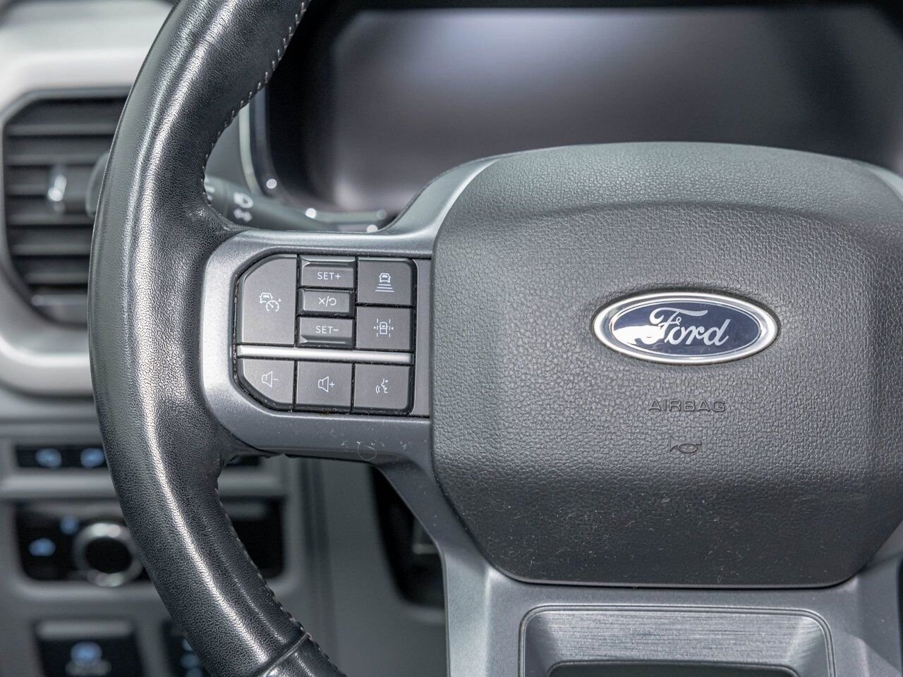 Ford F-150 Lightning XLT CREW 4X4 *NAV* GR REMORQ MAX CAM 360 CARPLAY 2023 Noir Saint-Jérôme - photo #14