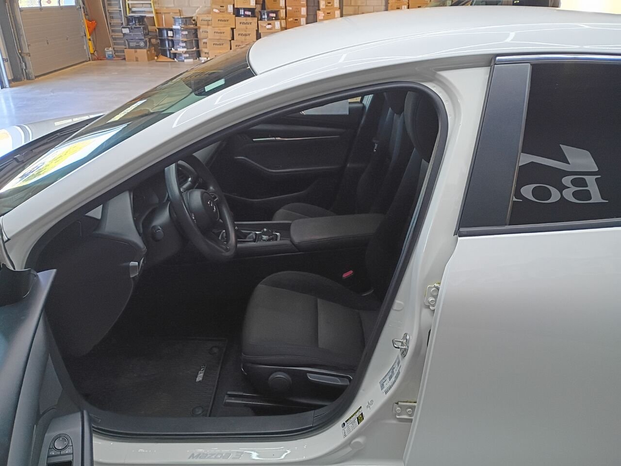 2019 Mazda Mazda3 White Blainville - photo #17