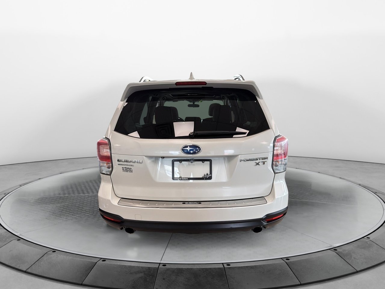 2017 Subaru Forester White Baie-Comeau - photo #3