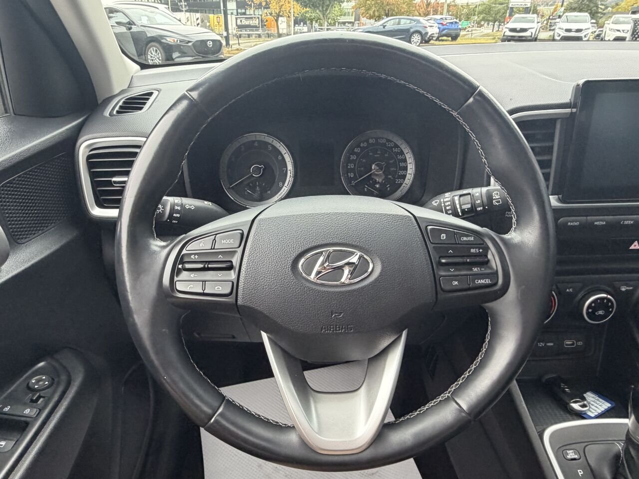 2022 Hyundai Venue Grey Ste-Marie - photo #12