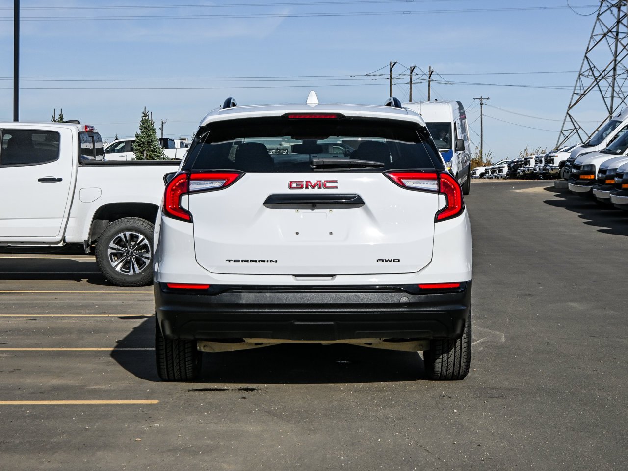 2024 GMC Terrain AWD 4dr SLE White Sherwood Park - photo #11