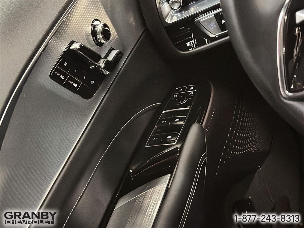 Cadillac LYRIQ Tech 4 portes avec 1SA | G3888 2024 Rouge Granby - photo #13