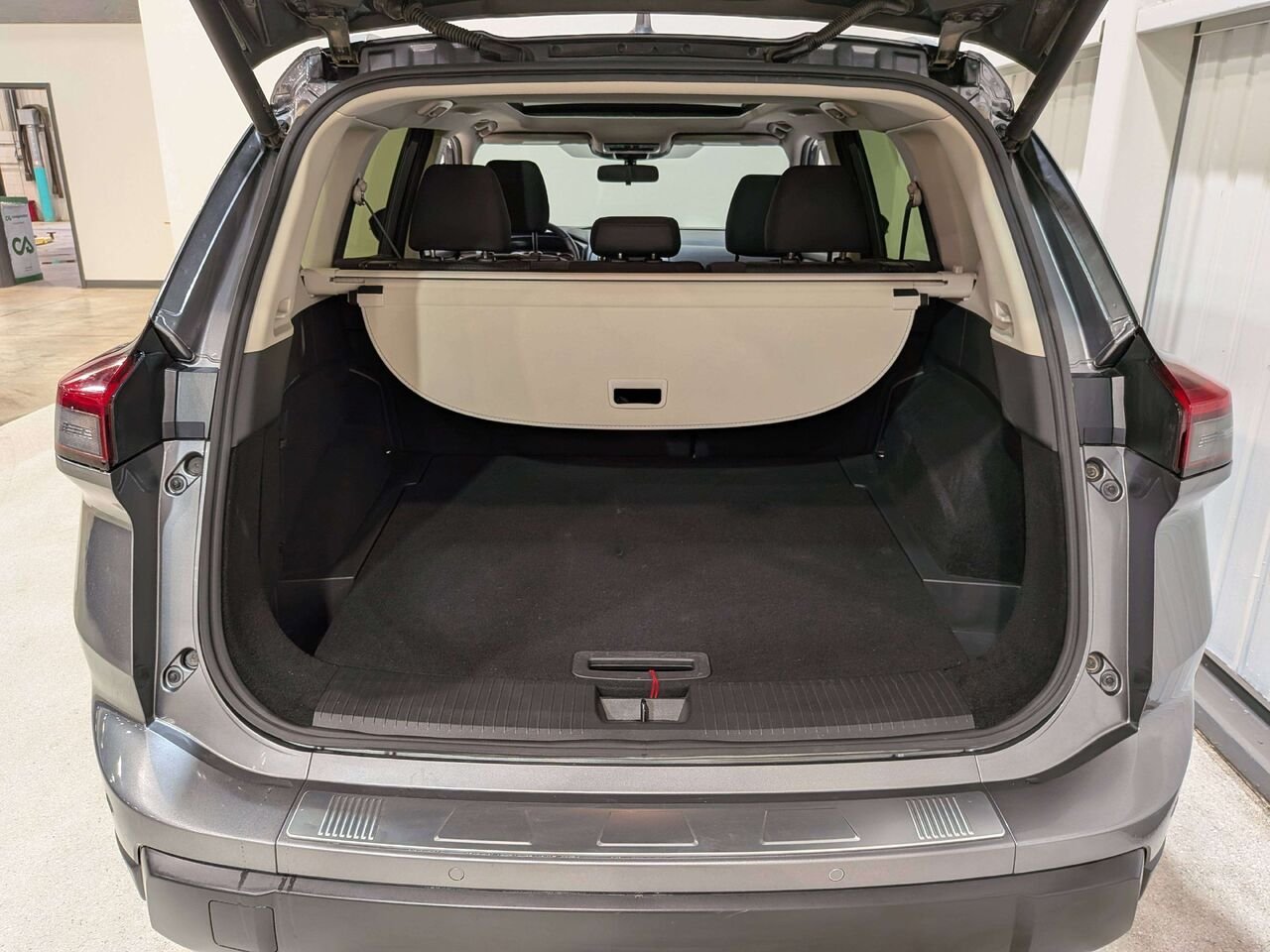 2024 Nissan Rogue AWD SV Moonroof Grey Val-David - photo #8