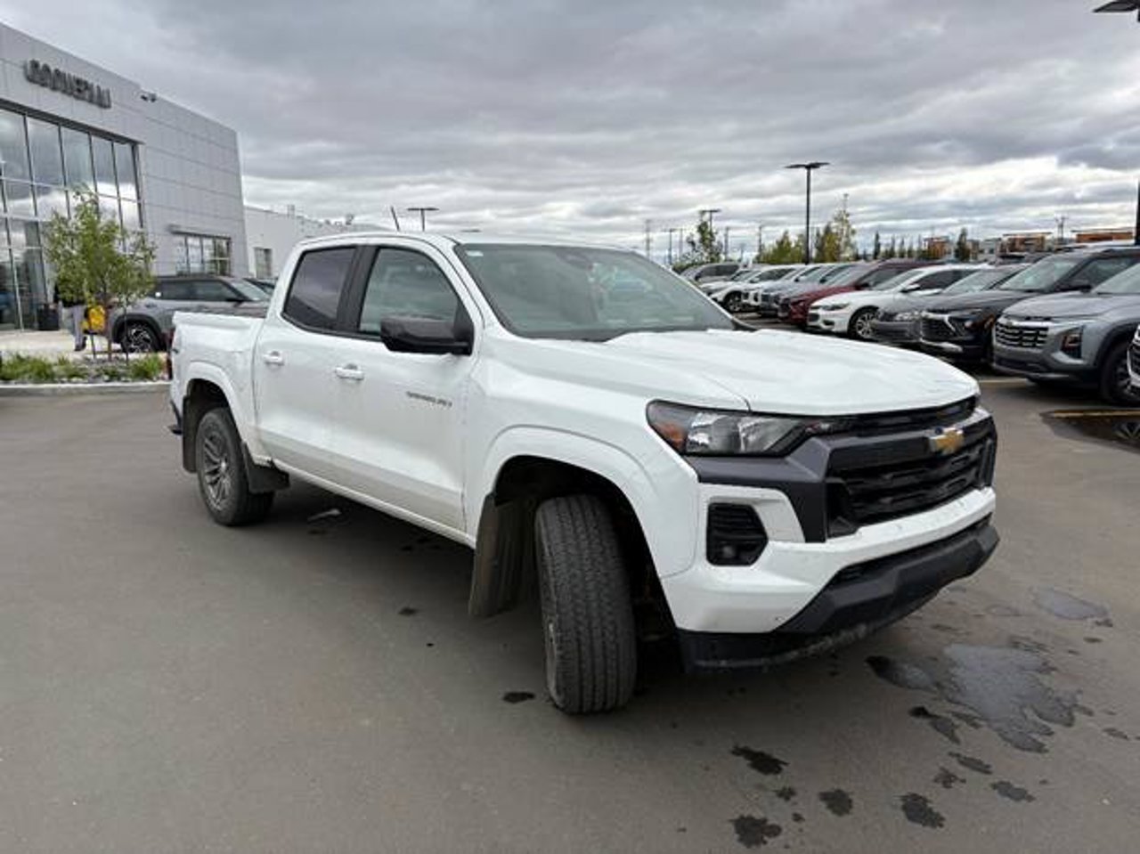 2023 Chevrolet Colorado 4WD Crew Cab LT White Sherwood Park - photo #1