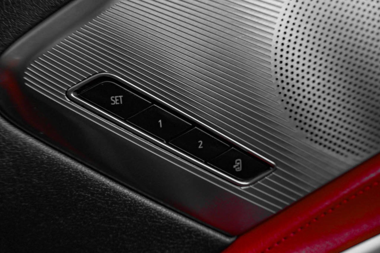 2024 Chevrolet Corvette 2dr Stingray Conv w/2LT Hypersonic Gray Metallic Sherwood Park - photo #16