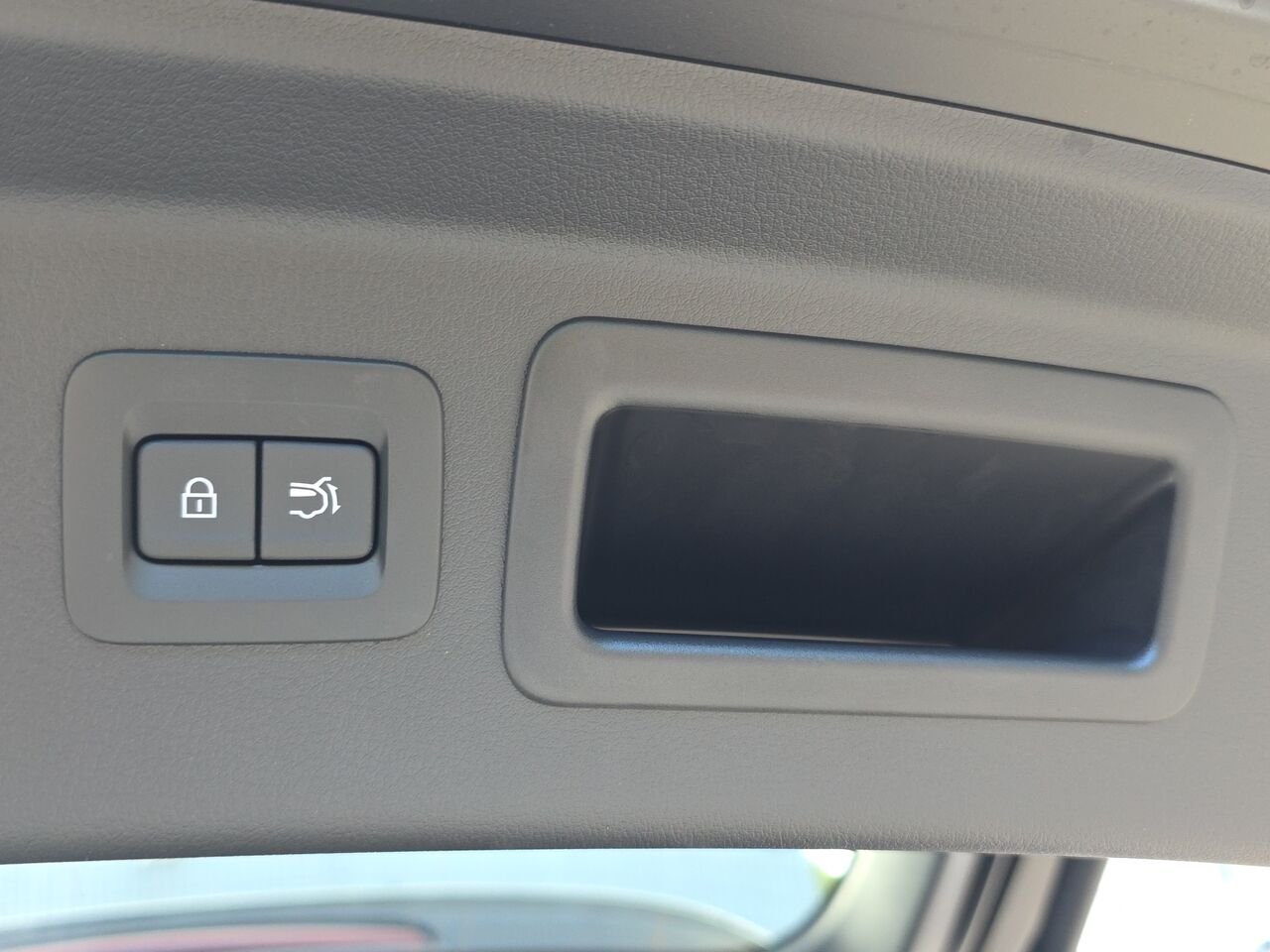 2026 Mazda CX-70 PHEV Signature TI Jet Black Mica Val-David - photo #32