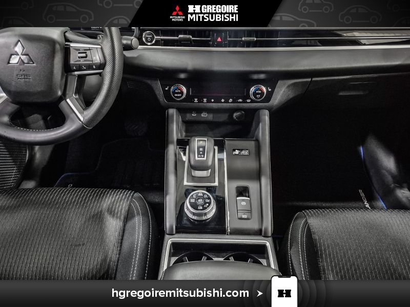 Mitsubishi Outlander PHEV 2023 Noir Blainville - photo #24