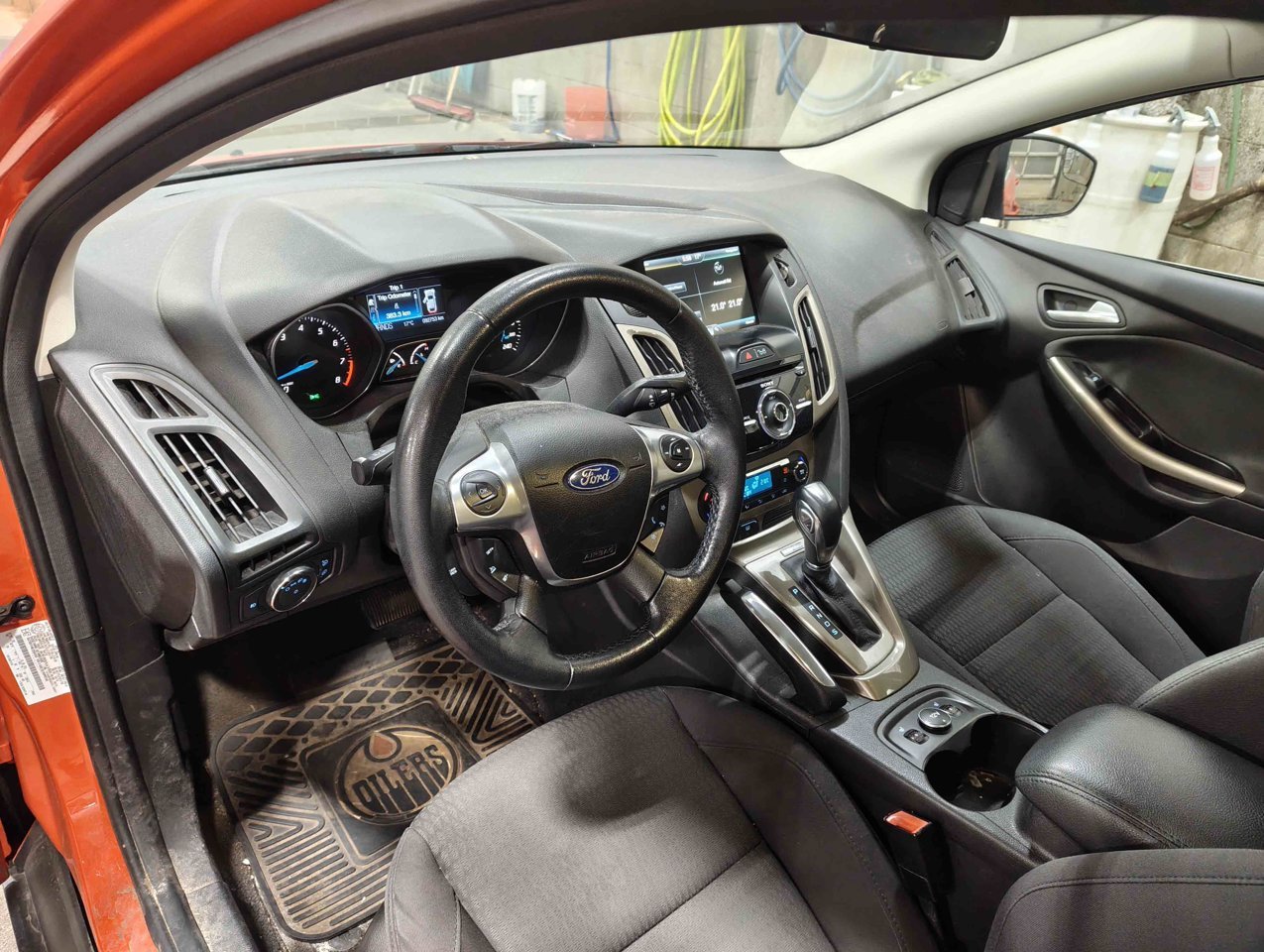 2012 Ford Focus 5dr HB SEL Red Sherwood Park - photo #6