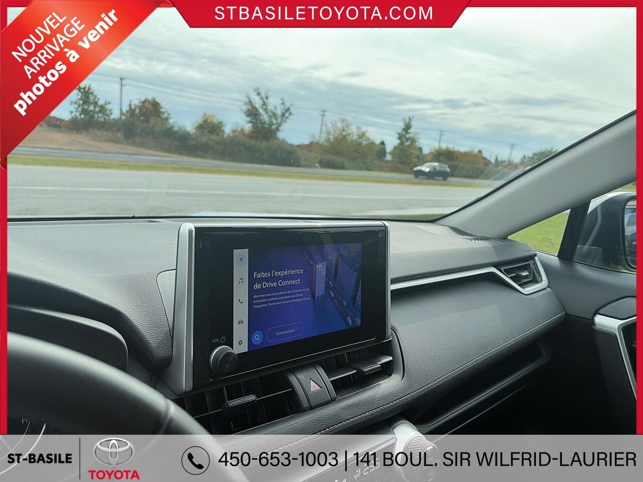 TOYOTA RAV4 2024 Argent Saint-Basile-le-Grand - photo #6