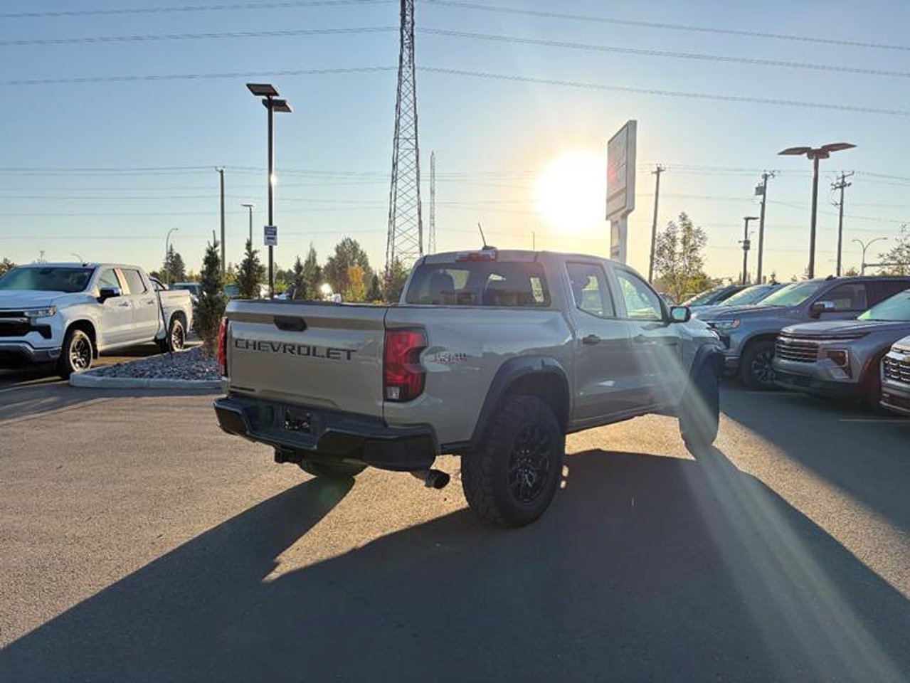 2024 Chevrolet Colorado 4WD Crew Cab Trail Boss Beige Sherwood Park - photo #4