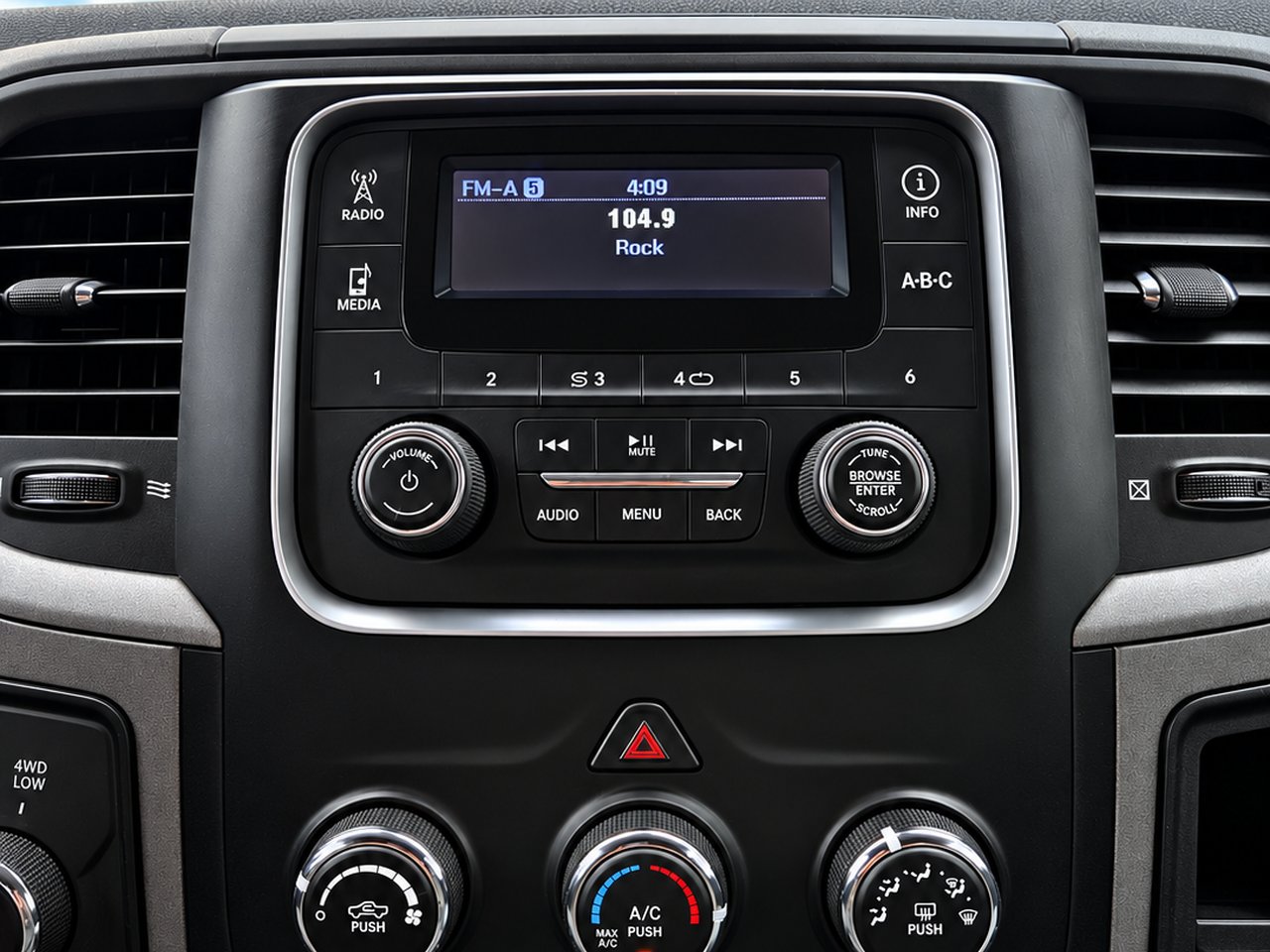 2015 Ram 1500 Hemi Black Granby - photo #15