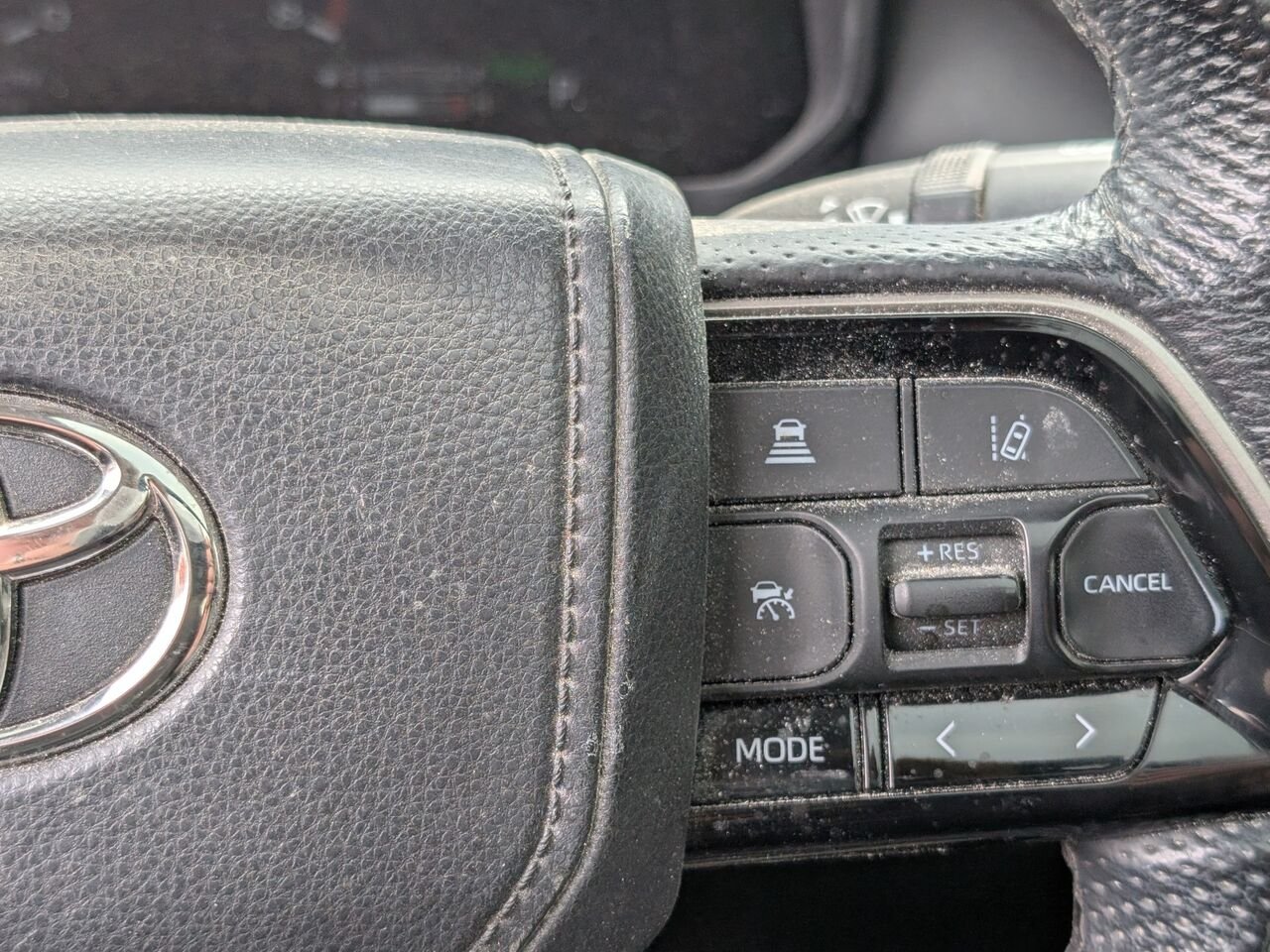 Toyota Tundra hybride LIMITED/AWD/SIÈGES CHAUFFANTS ET VENTILLÉS/TOIT OUVRANT PANORAMIQUE/VOLANT CHAUFFANT/BLUETOOTH/AC 2023 Noir Sherbrooke - photo #14
