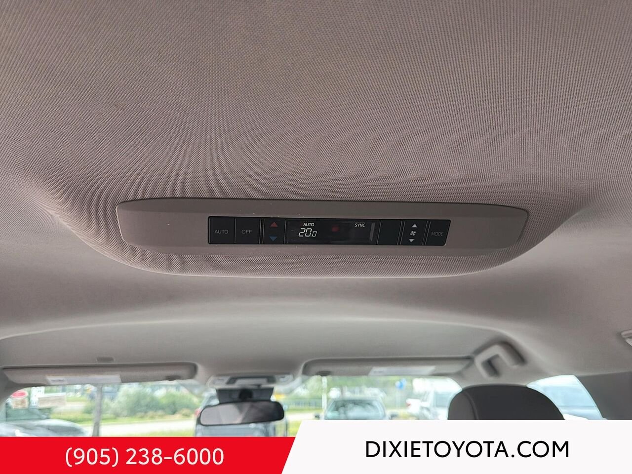 2024 Toyota Sienna LE AWD HYBRID / CLEAN CARFAX / 8 SEATS / HEATED SEATS / ALLOY WHEELS / CARPLAY AND ANDROID AUTO Black Mississauga - photo #17