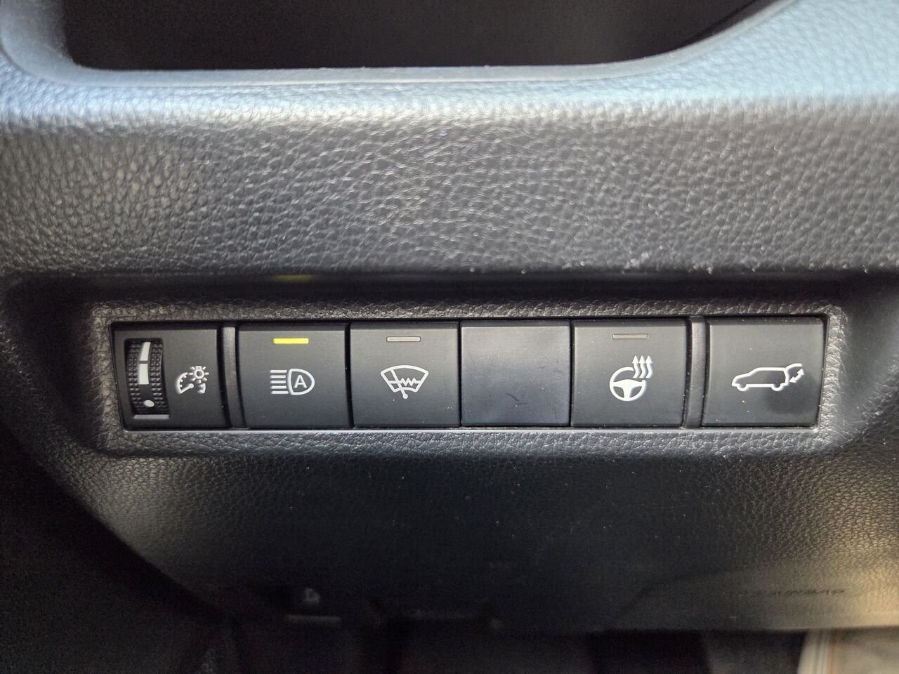 Toyota RAV4 PRIME 2021 Blanc Mont-Laurier - photo #17
