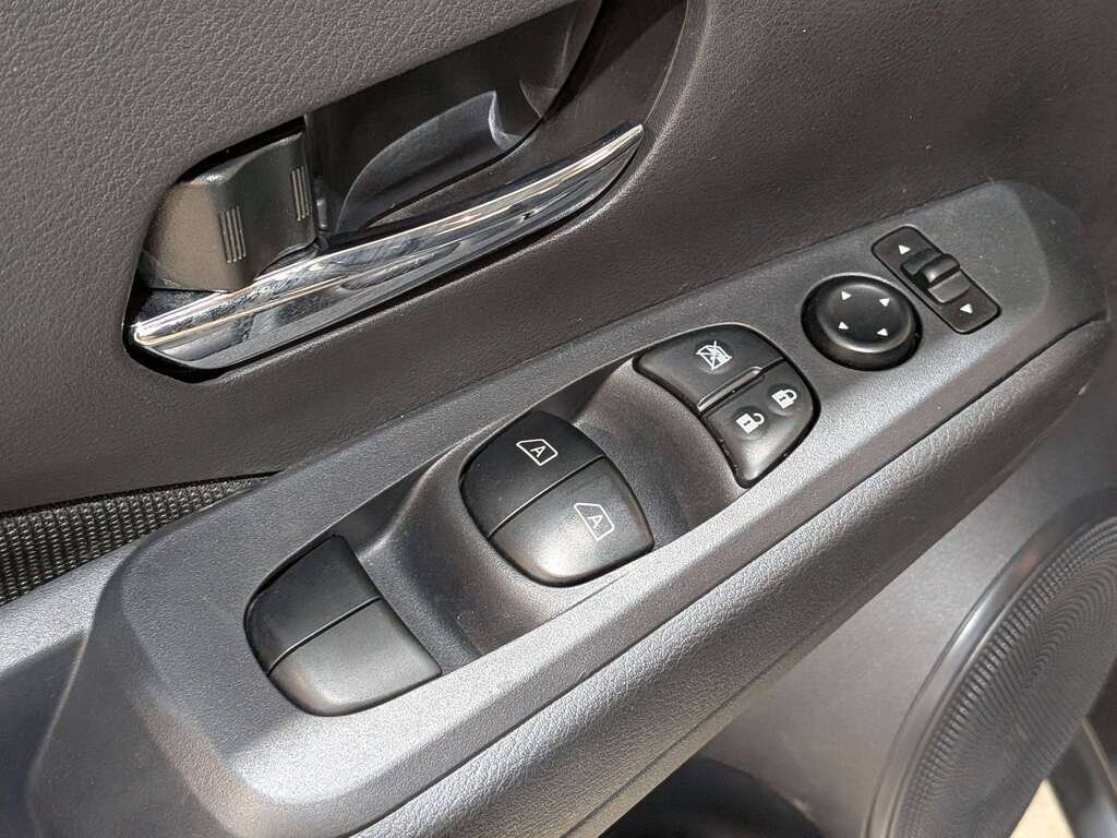 2024 Nissan Kicks SV FWD Black Val-David - photo #32