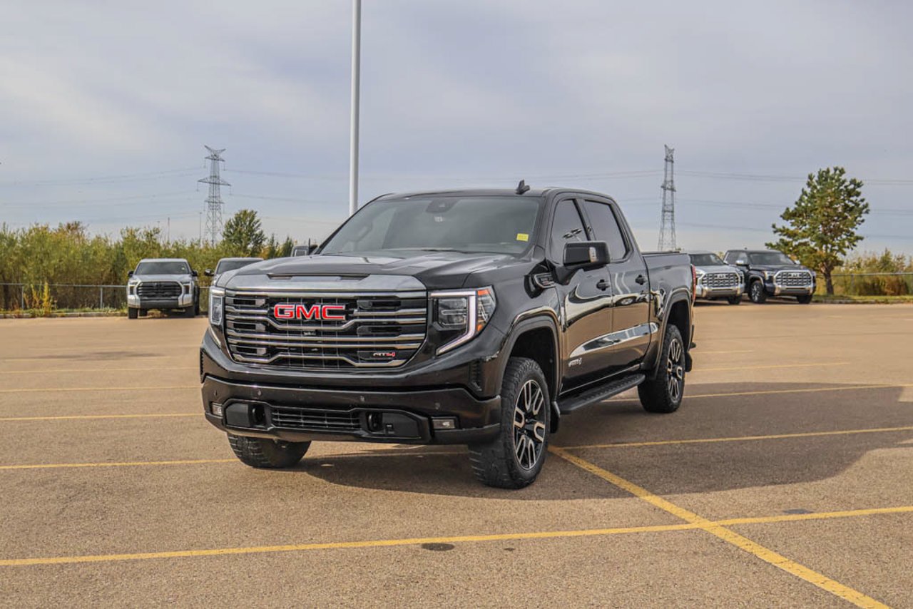 2022 GMC Sierra 1500 4WD Crew Cab 147 AT4 Black Sherwood Park - photo #3