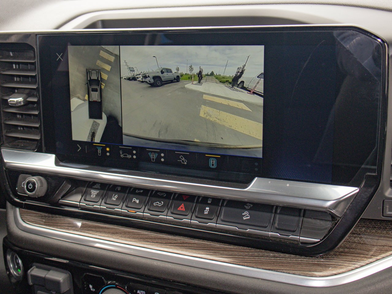 2025 Chevrolet Silverado 3500HD 4WD Crew Cab 159 LT White Sherwood Park - photo #28