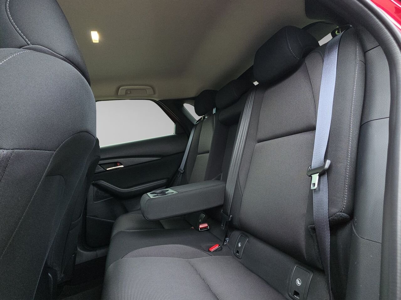 2023 Mazda CX-30 GS TI, INTÉGRALE, SIÈGES CHAUFFANTS, AUXILIÈRE, VOLANT CHAUFFANT Red Val-David - photo #13