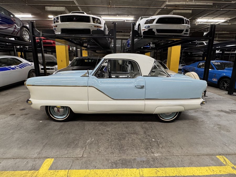 Nash Metropolitain Bleu