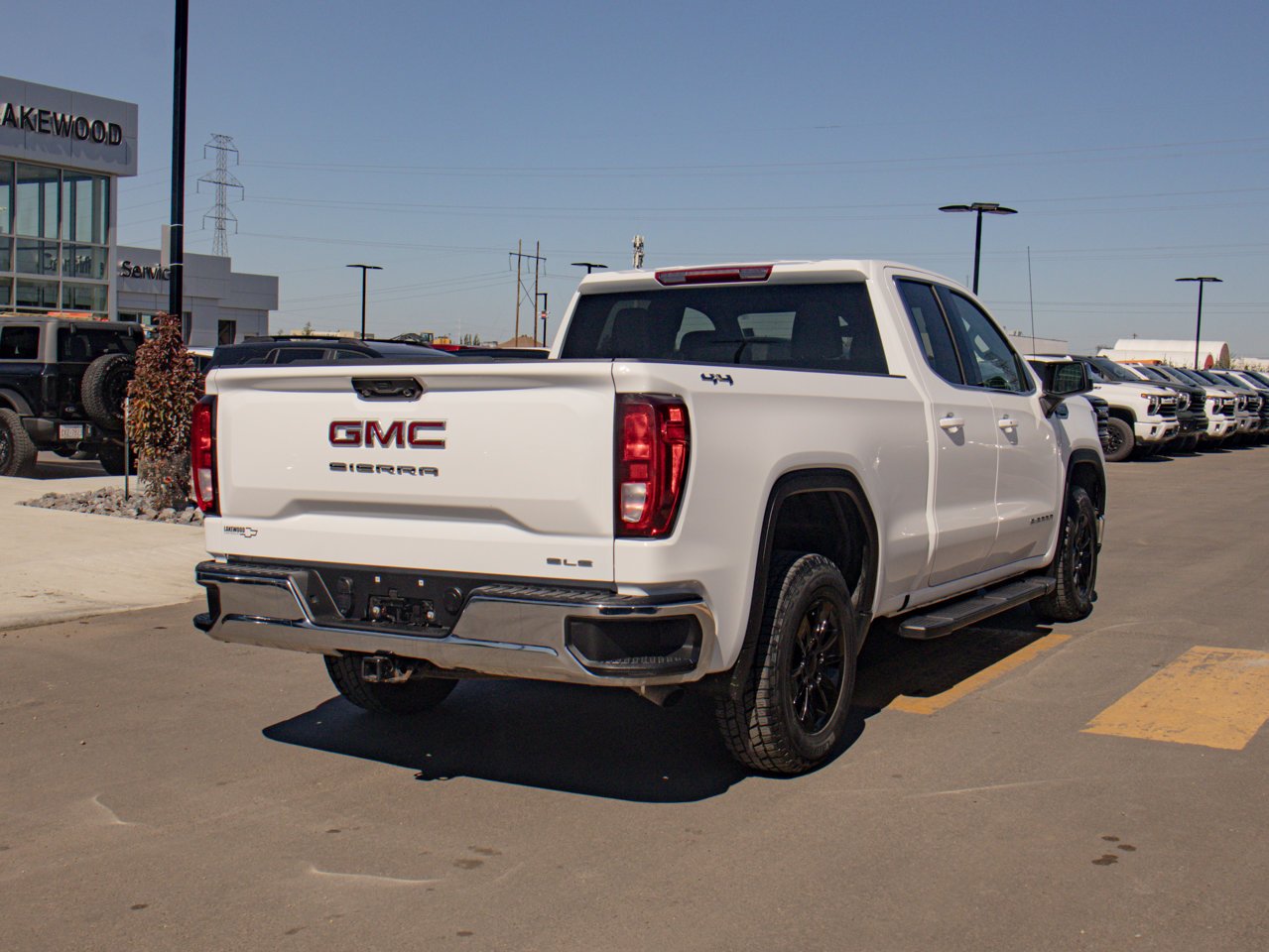 2023 GMC Sierra 1500 4WD Double Cab 147 SLE White Sherwood Park - photo #9