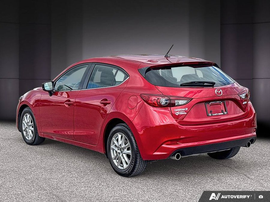 2018 Mazda Mazda3 Sport 2018 Red