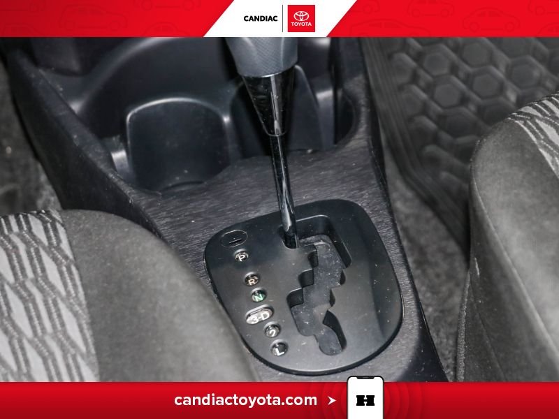 2014 Toyota Yaris Green Saint-Eustache - photo #16