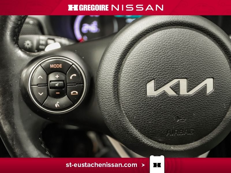 2022 Kia Soul White Saint-Eustache - photo #17