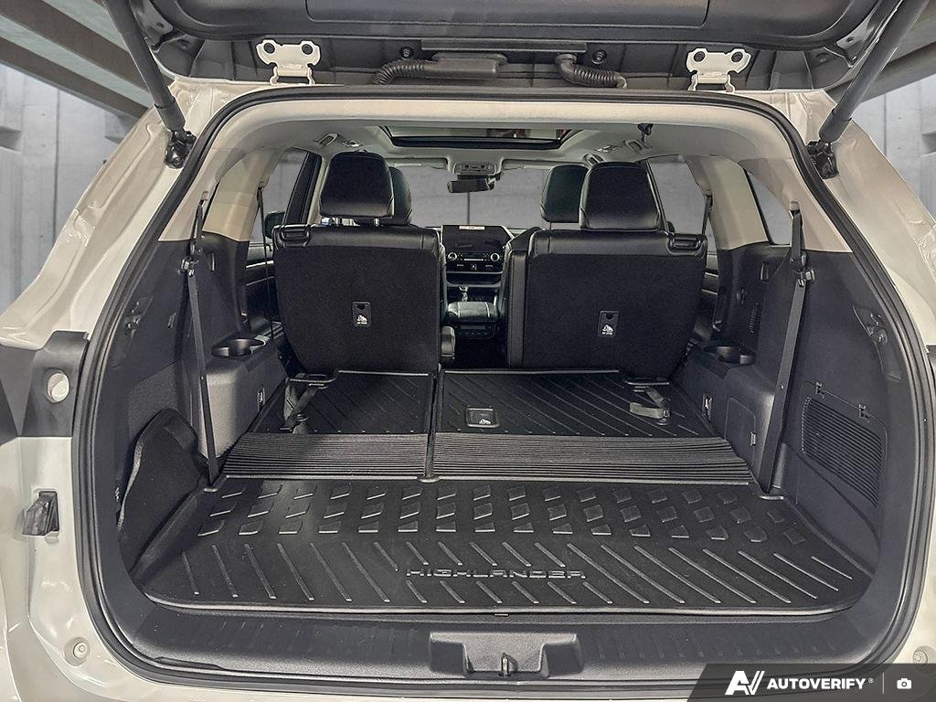 2025 Toyota Highlander 2602706A | Hybrid Limited | DBRCHC White Edmonton - photo #10