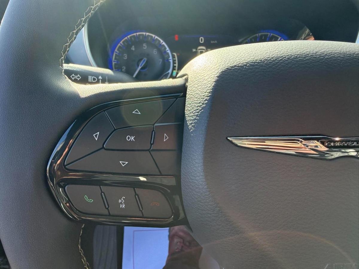 2025 Chrysler Pacifica Blue  - photo #20