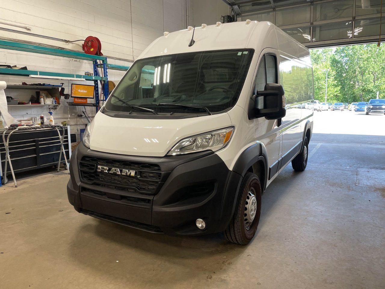 2025 Ram ProMaster Cargo Van TRADESMAN 2500 HIGH ROOF *136 WB* CARPLAY White Saint-Jérôme - photo #0