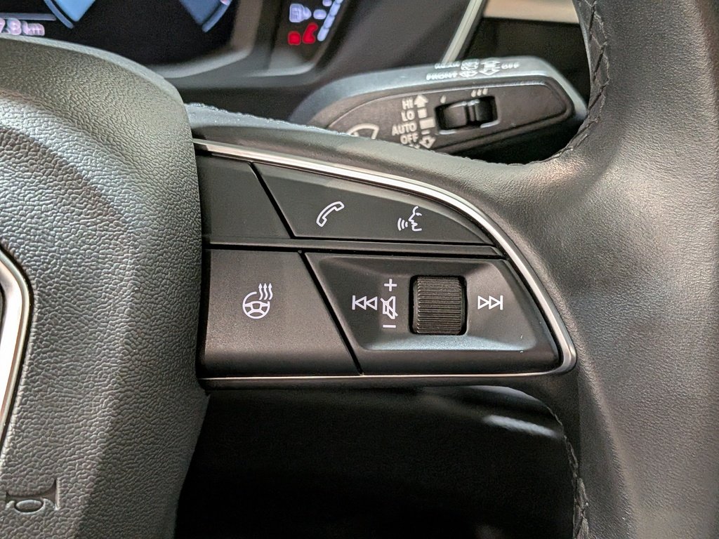 2021 Audi Q3 Progressiv 45 TFSI quattro Black Val-David - photo #16