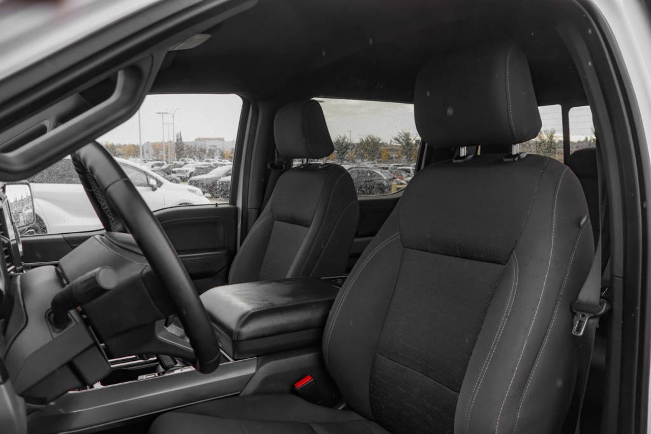 2025 Ford F-150 XLT 4WD SuperCrew 5.5' Box White Sherwood Park - photo #28