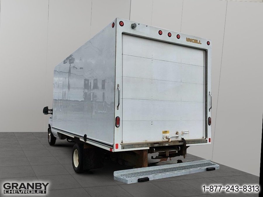 2019 Ford E-Series Cutaway 2019 White