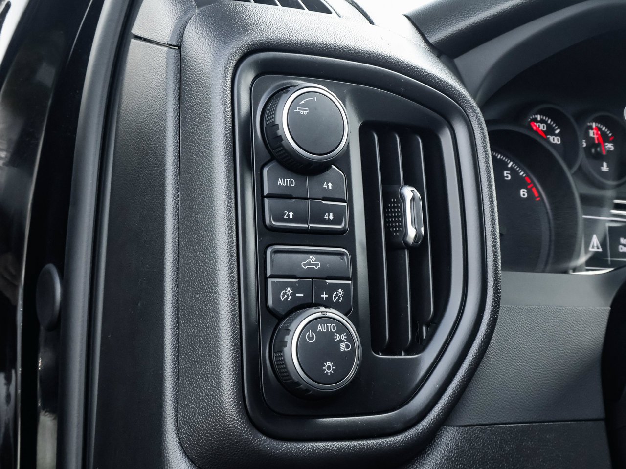 2024 Chevrolet Silverado 1500 4WD Crew Cab 157 Custom Trail Boss Black Sherwood Park - photo #19