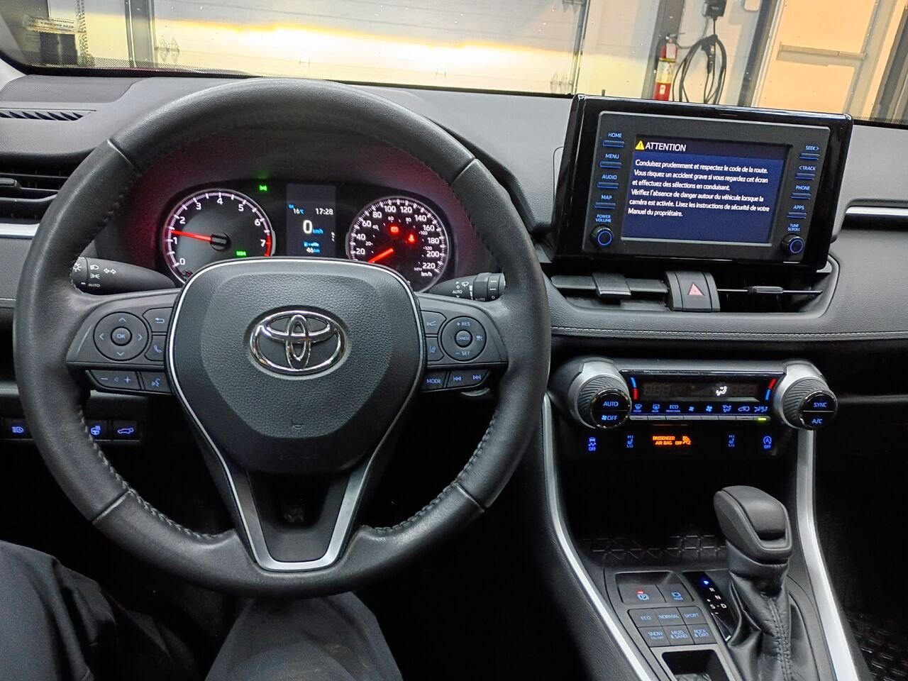 2022 Toyota RAV4 Red Blainville - photo #22