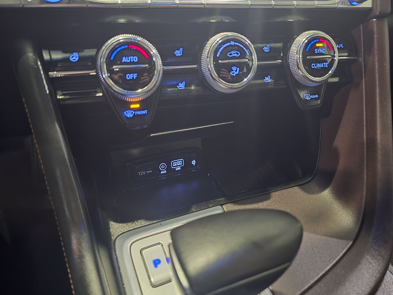 2019 Genesis G70 Black  - photo #23