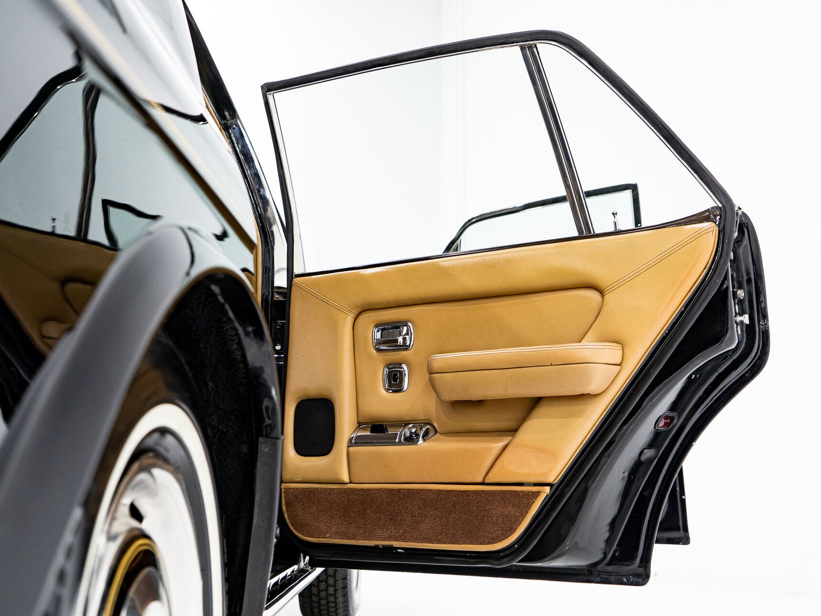 Rolls Royce Silver Spur **PRIX EN USD** 1981 Noir Montréal - photo #52