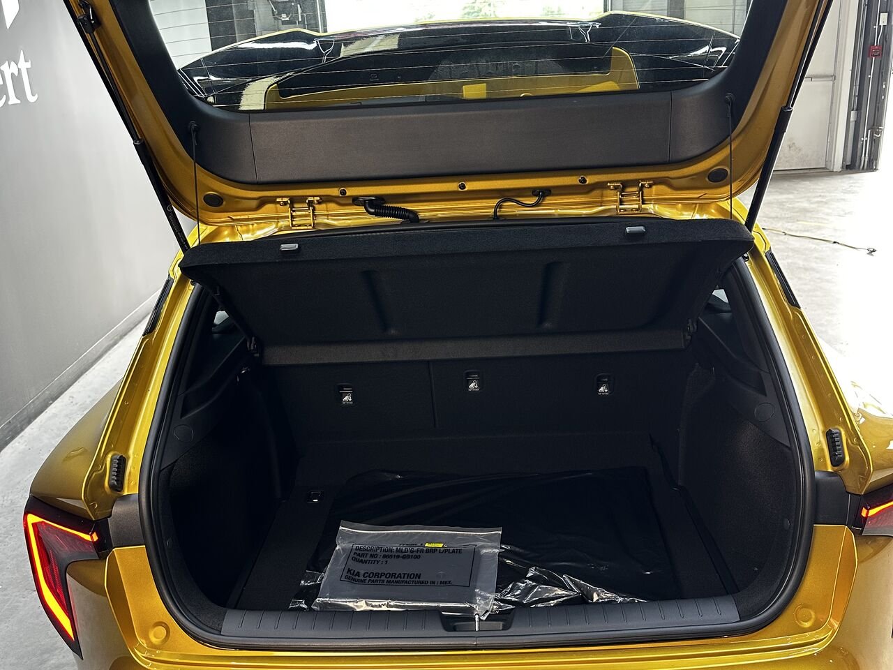 2026 Kia K4 Hatchback Sparkling Yellow Blainville - photo #2