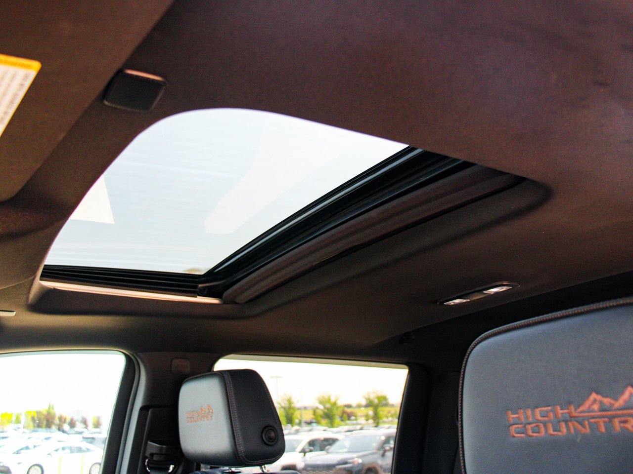 2023 Chevrolet Silverado 1500 4WD Crew Cab 147 High Country White Sherwood Park - photo #30