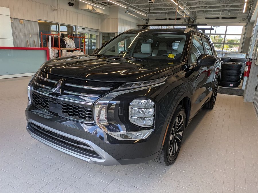 Mitsubishi Outlander LE AWD 2025 Noir