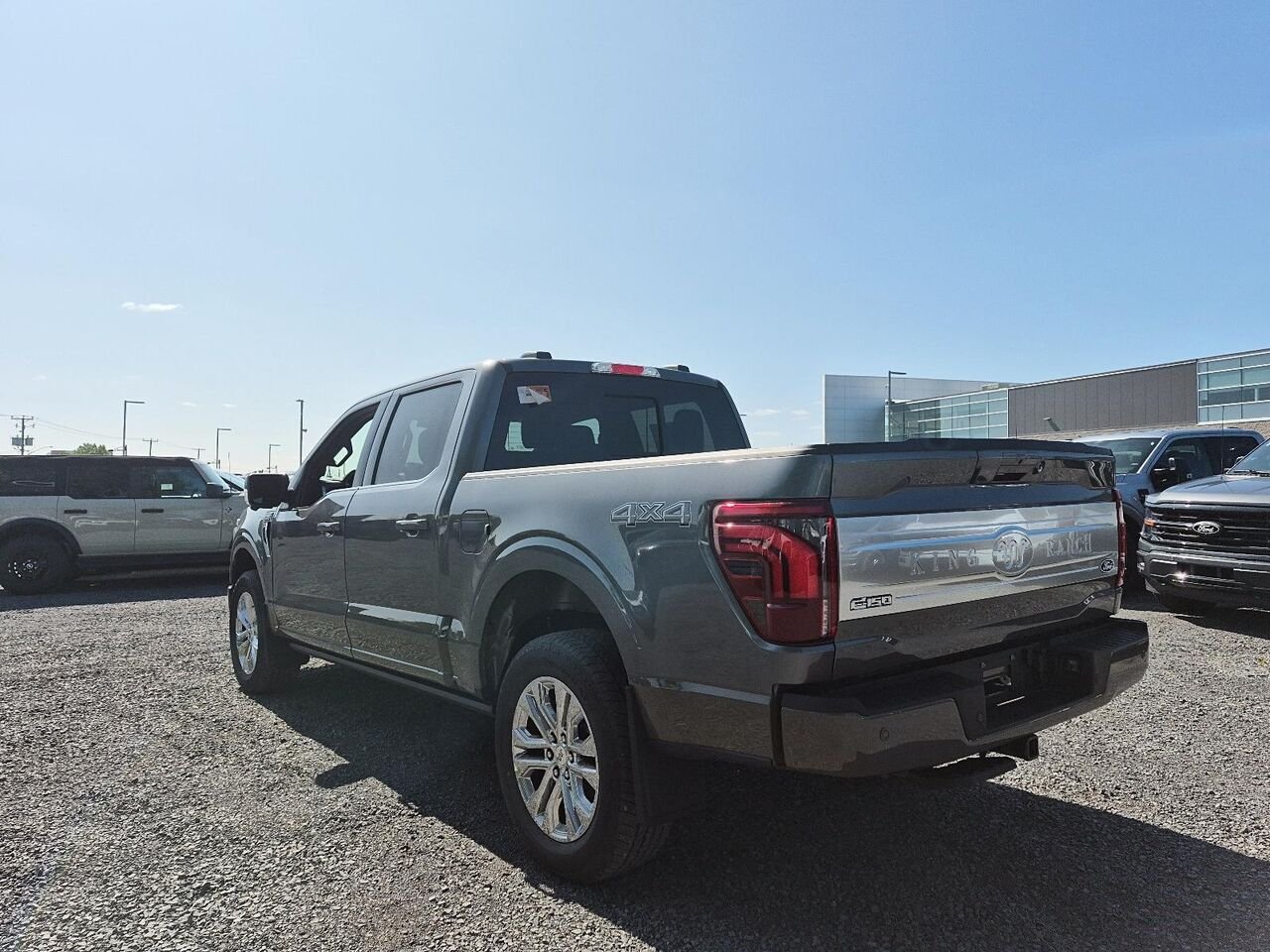 Ford F-150 2F354 | KING RANCH 2026 Gris carbonisé métallisé Saint-Jérôme - photo #3