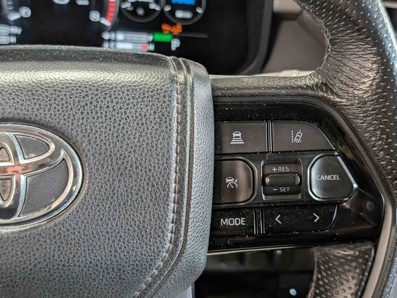 Toyota Tundra hybride LIMITED/AWD/TOIT PANORAMIQUE OUVRANT/SIÈGES CHAUFFANTS/VOLANT CHAUFFANT/AC BIZONE 2024 Gris magnétique métallisé Sherbrooke - photo #17