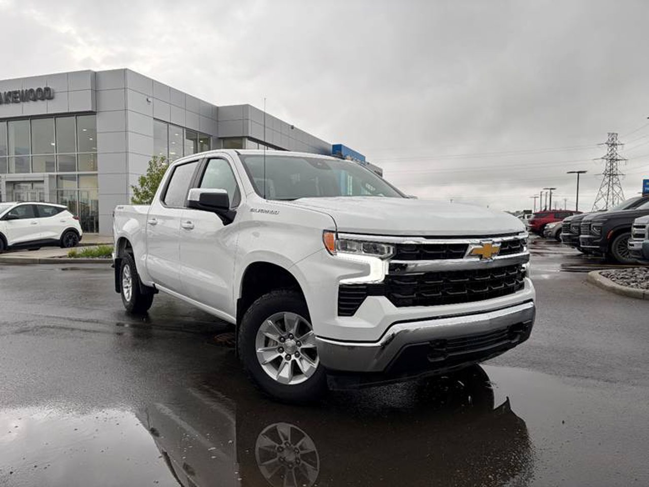 2023 Chevrolet Silverado 1500 4WD Crew Cab 147 LT White Sherwood Park - photo #1