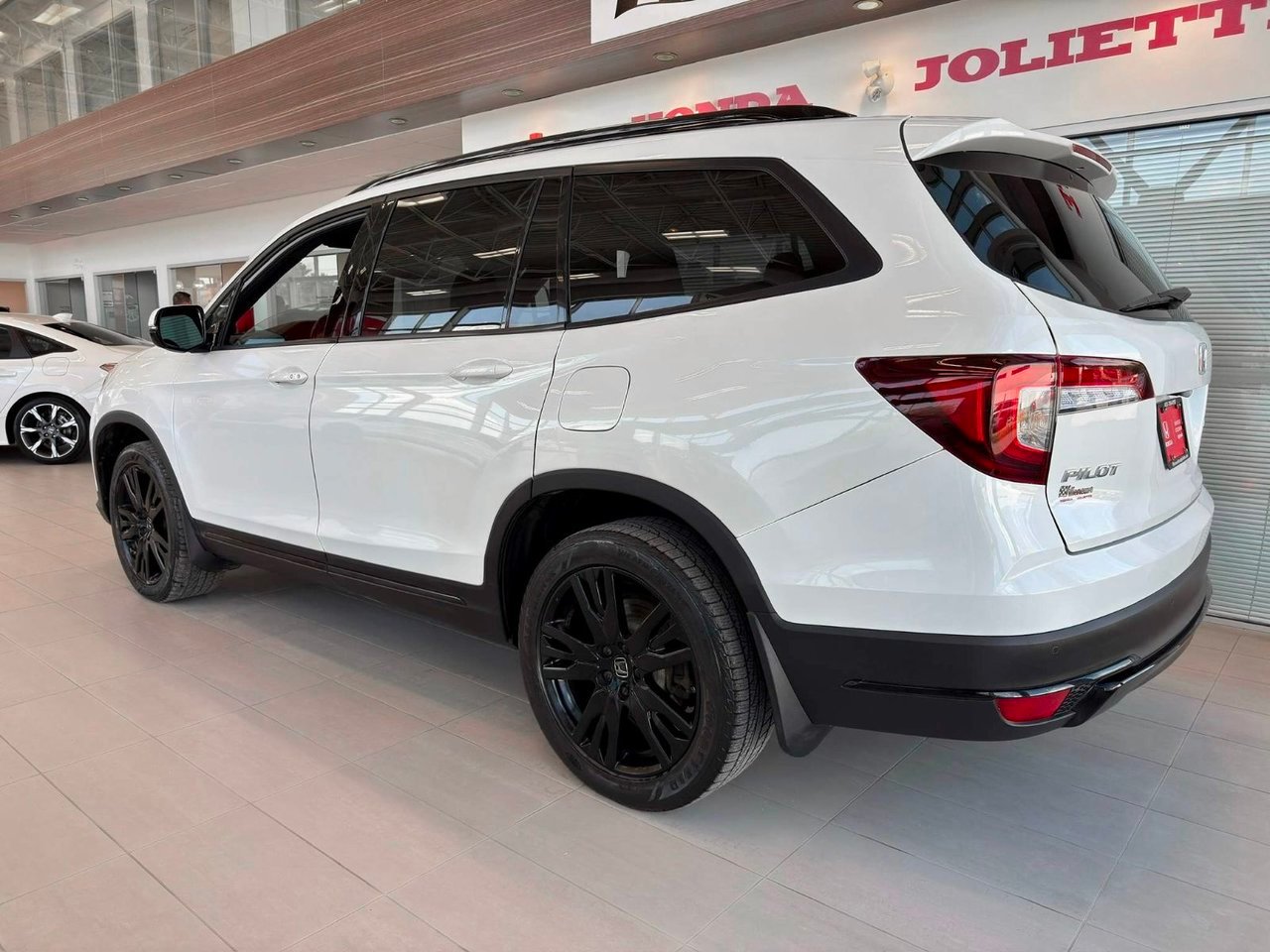 2022 Honda Pilot White Notre-Dame-des-Prairies - photo #7