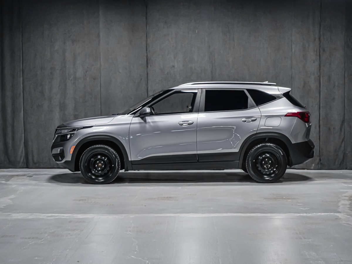 2022 Kia Seltos LX Black Montreal - photo #2