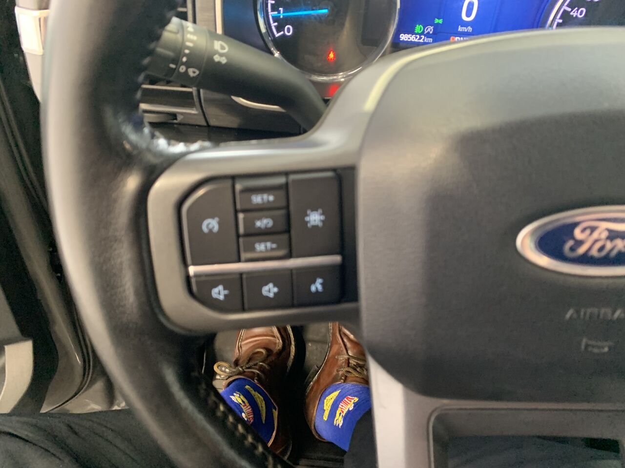 2021 Ford F-150 XLT cabine SuperCrew 4RM caisse de 6,5 pi Grey Châteauguay - photo #41